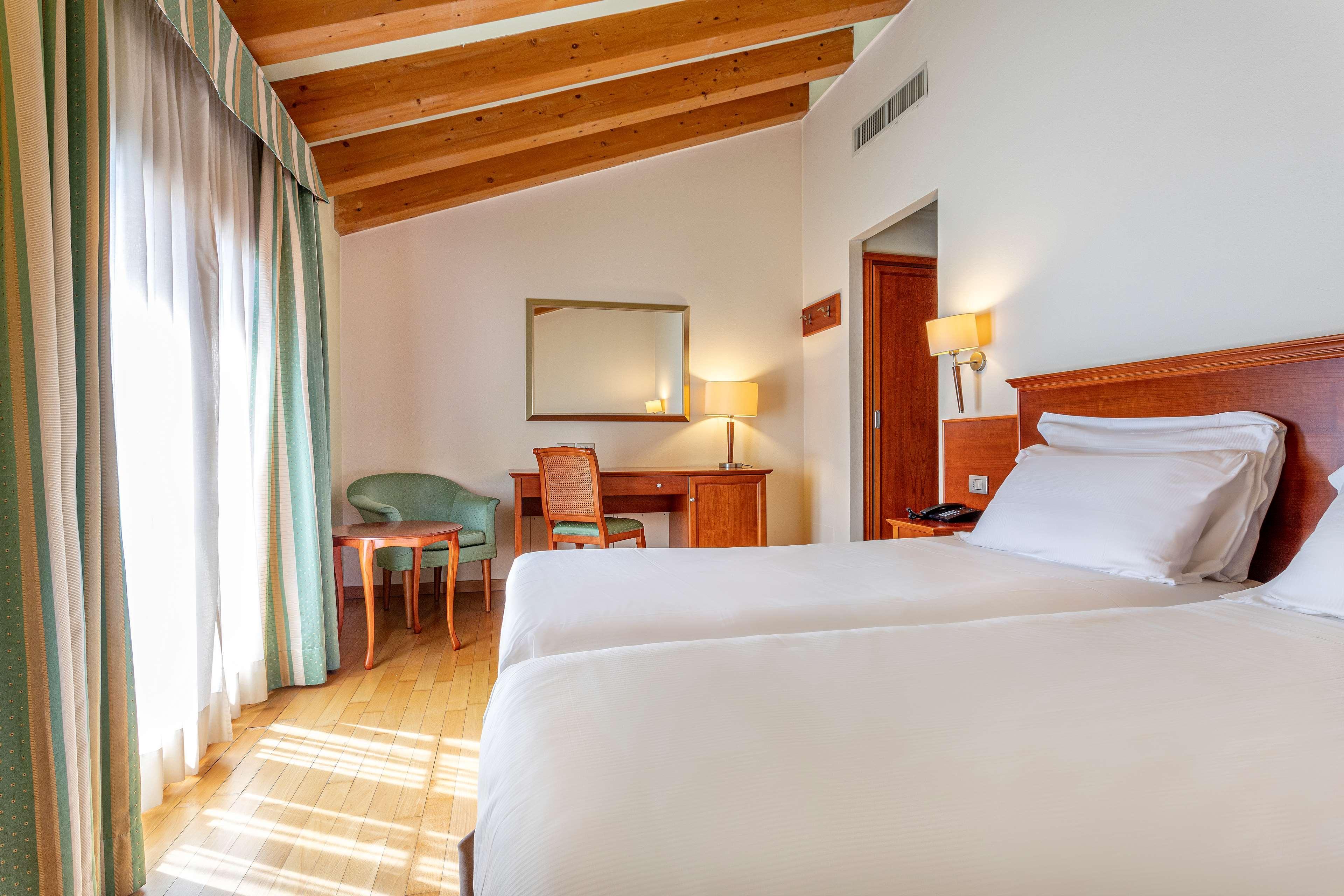 Best Western Titian Inn Hotel Treviso Силея Экстерьер фото